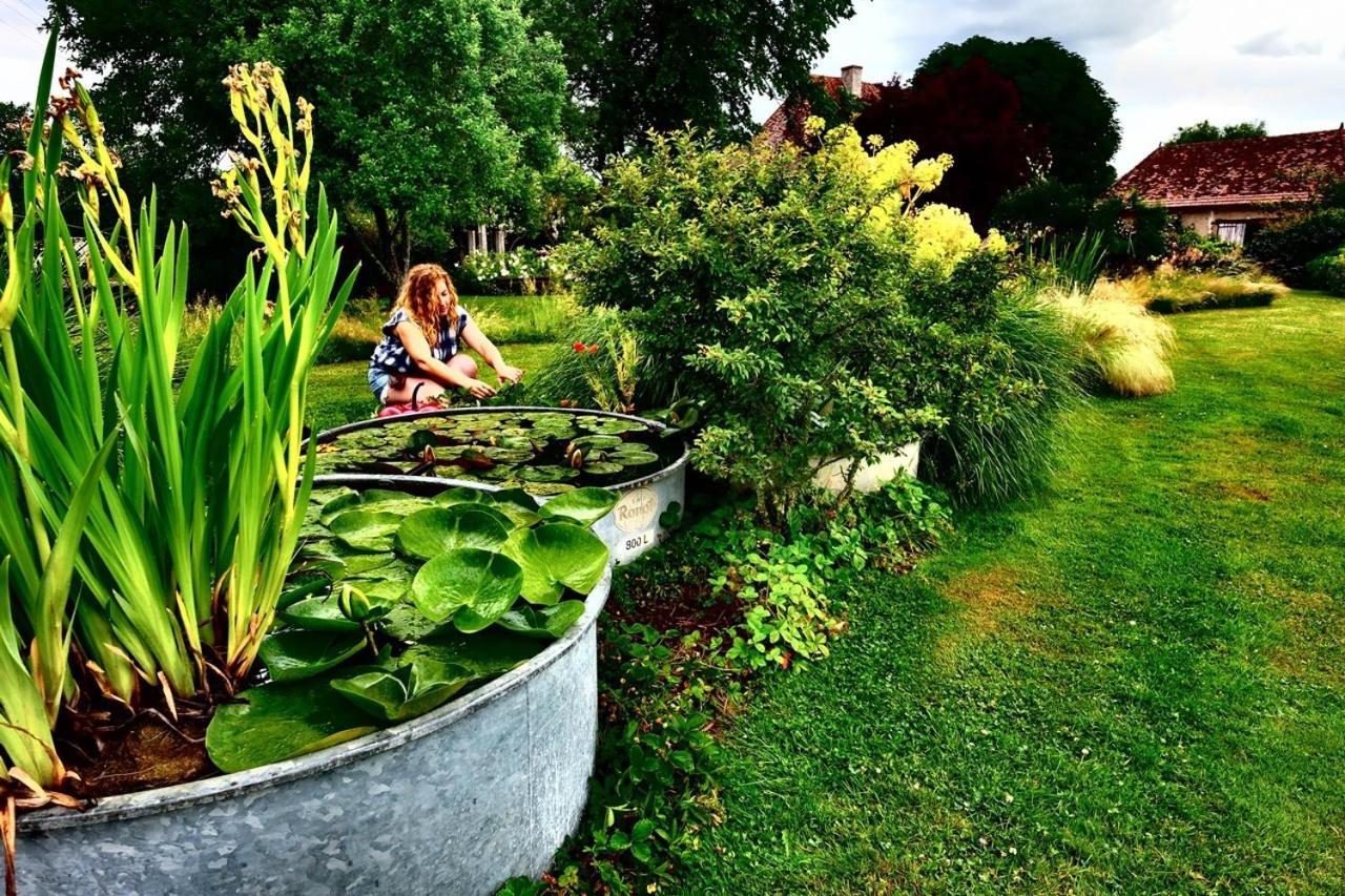 Bed and Breakfast Les Jardins Des Soussilanges Céron Exterior foto