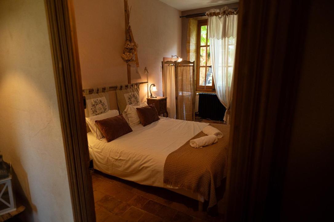 Bed and Breakfast Les Jardins Des Soussilanges Céron Exterior foto